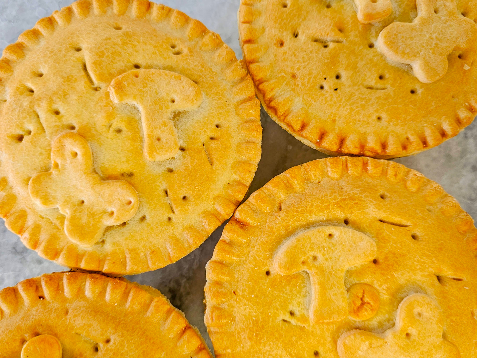 Steak, Mushroom & Cheese Pie 6 Pack - Frozen